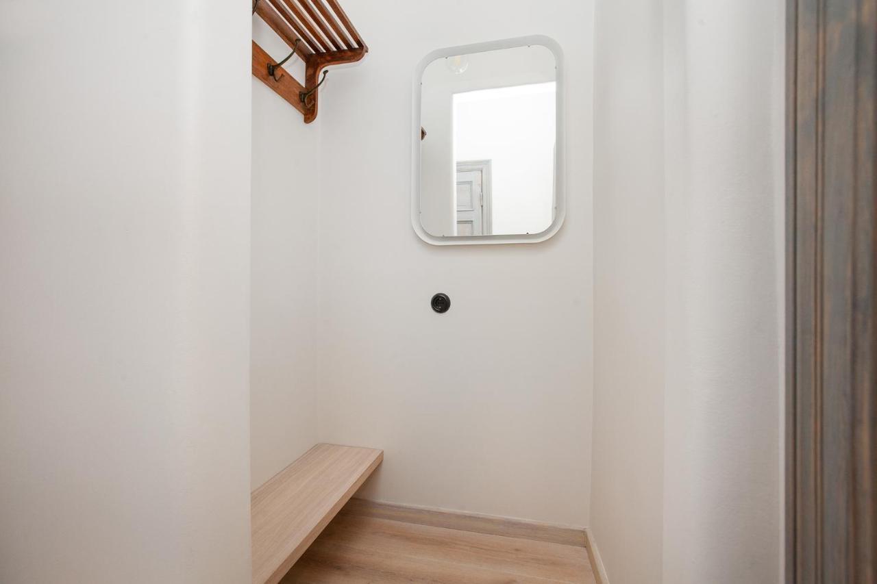 Ascetic Skolas Street Apartment Riga Bagian luar foto