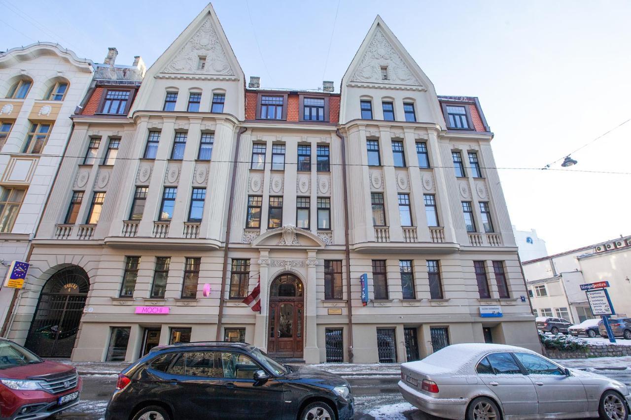 Ascetic Skolas Street Apartment Riga Bagian luar foto