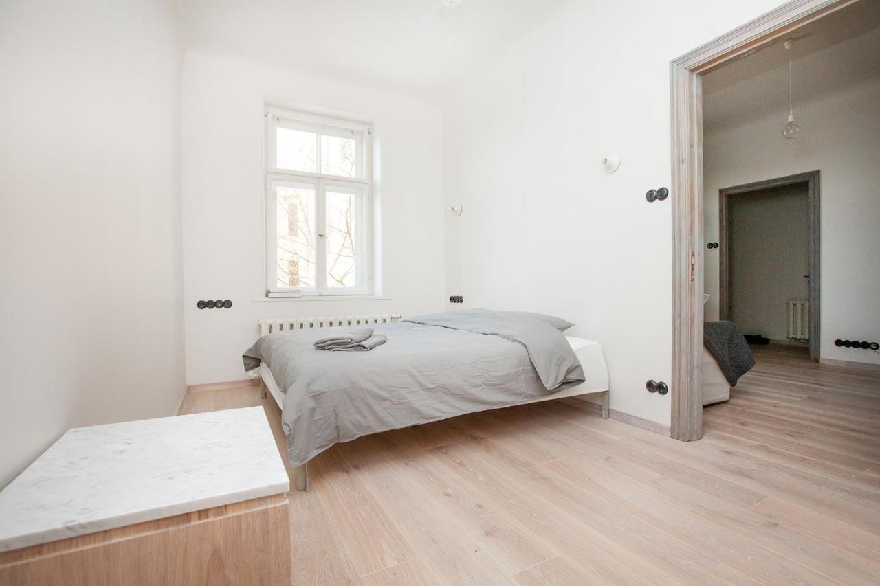 Ascetic Skolas Street Apartment Riga Bagian luar foto